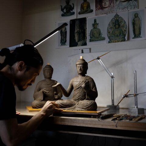 重要文化財の五重塔に胎蔵界四仏を制作中です。